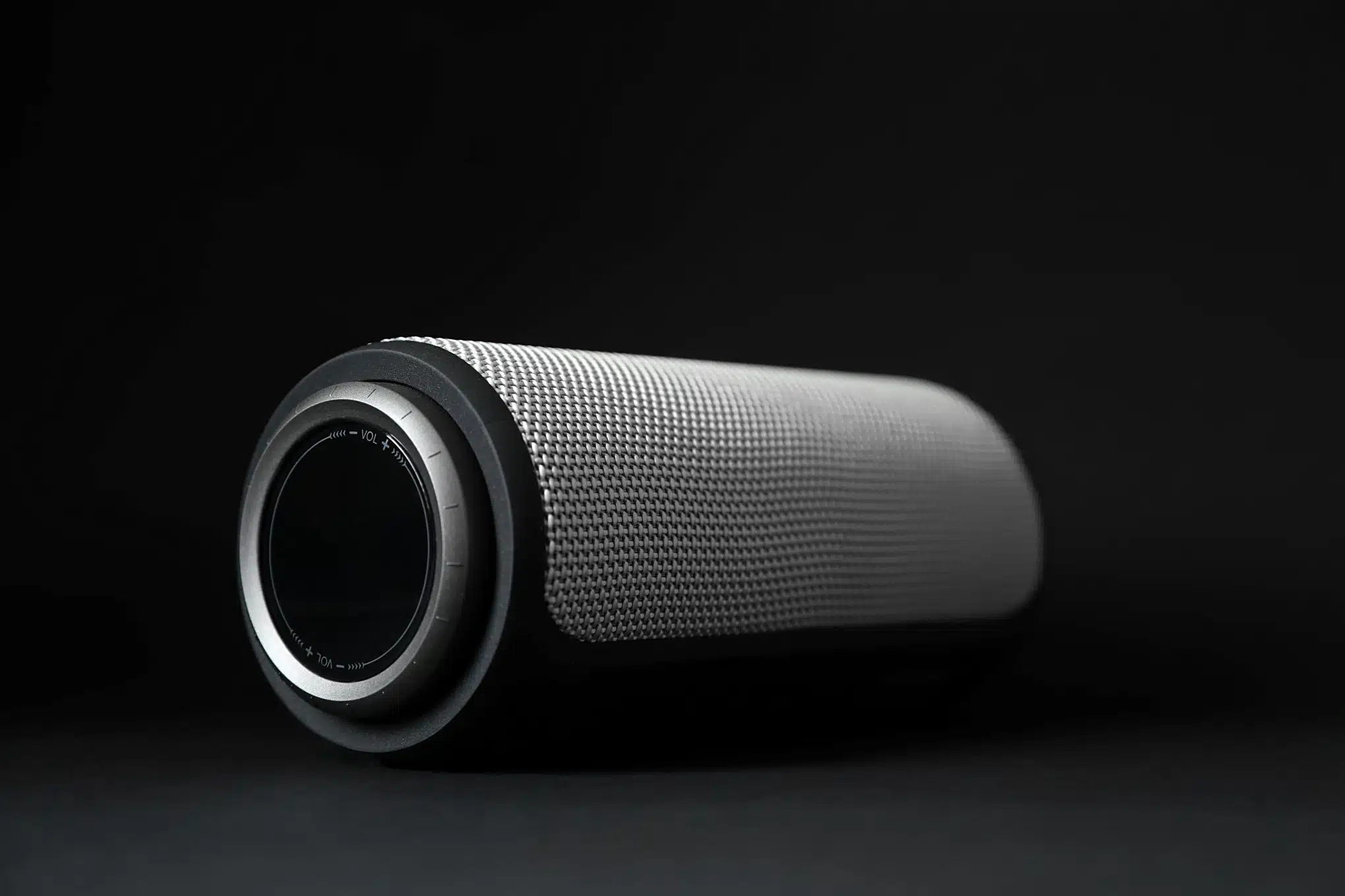 Kannettava bluetooth-kaiutin.